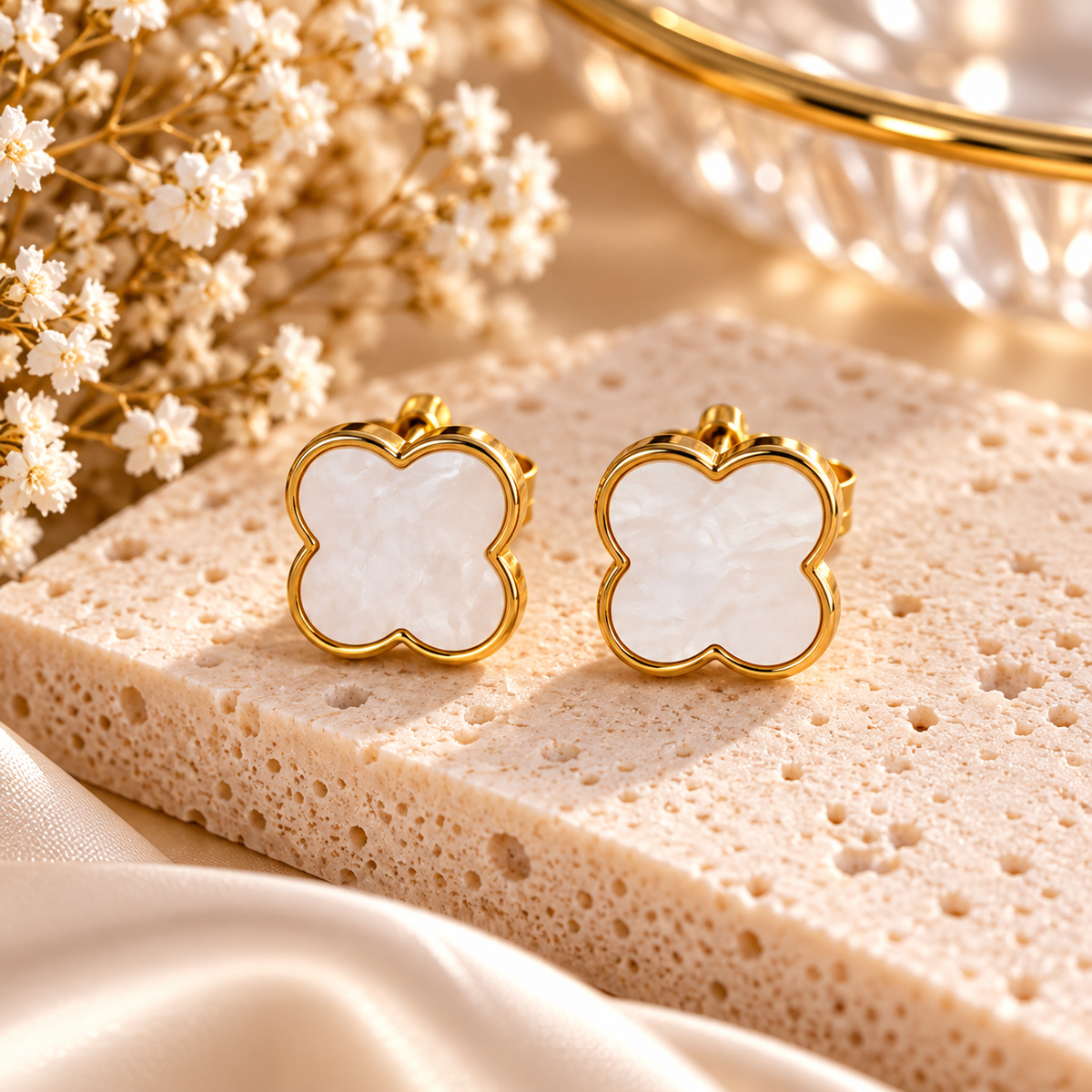 Thomasina Pearl Clover Earrings